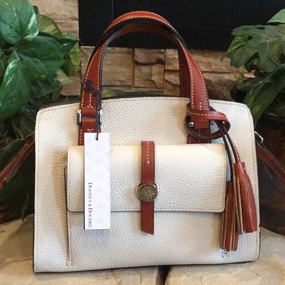 Dooney & Bourke Handbags - Dooney & Bourke Cambridge Satchel Bag